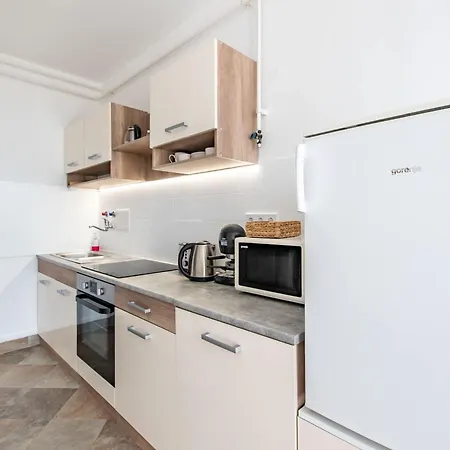 - Comfy - Close To Castle