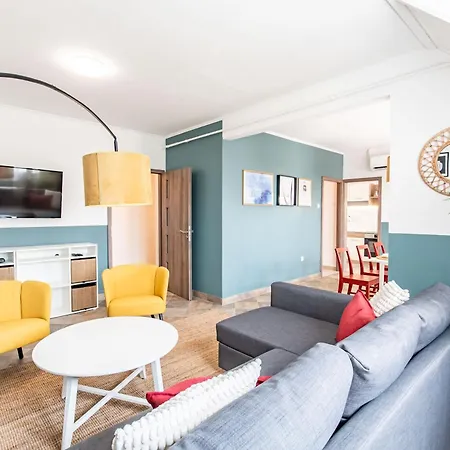 - Comfy - Close To Castle Apartmán *