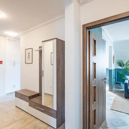 Apartman - Comfy - Close To Castle