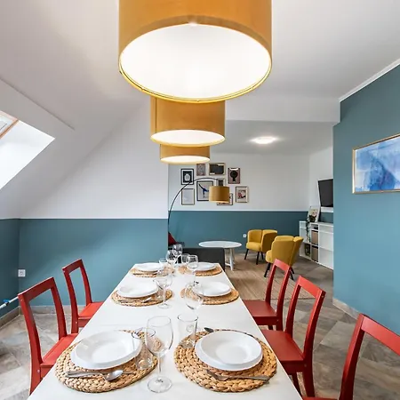 - Comfy - Close To Castle