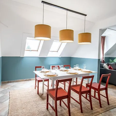 Apartman - Comfy - Close To Castle