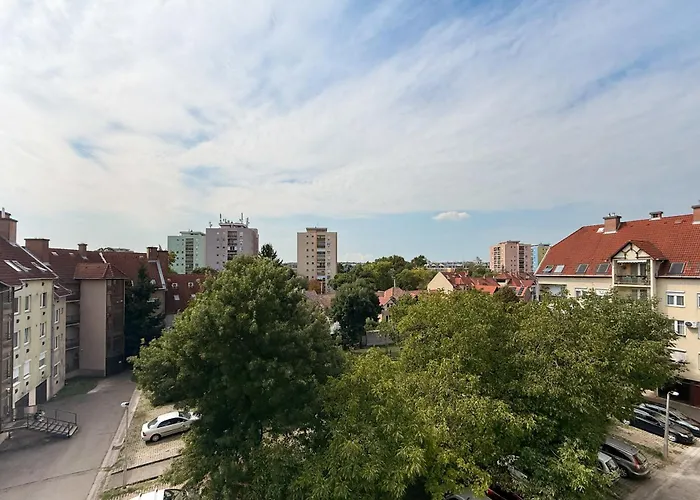 Lägenhet - Comfy - Close To Castle Eger